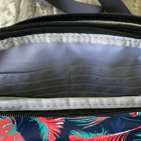 NWT IHKWIP luxury nylon convertible crossbody bag - Picture 4 of 14